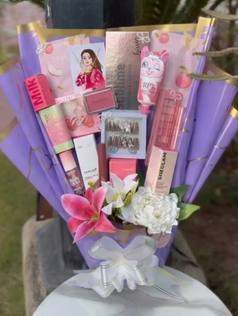 Glow-Up Gift Bouquet